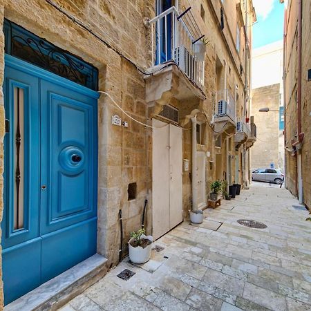 Sally Port 32 فاليتا المظهر الخارجي الصورة