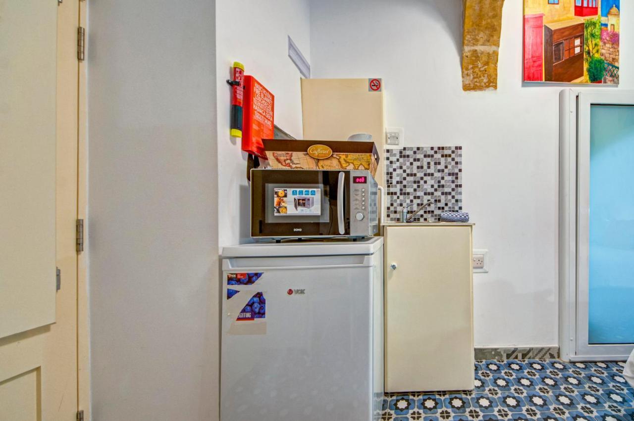 Sally Port 32 فاليتا المظهر الخارجي الصورة