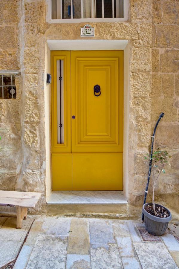 Sally Port 32 فاليتا المظهر الخارجي الصورة