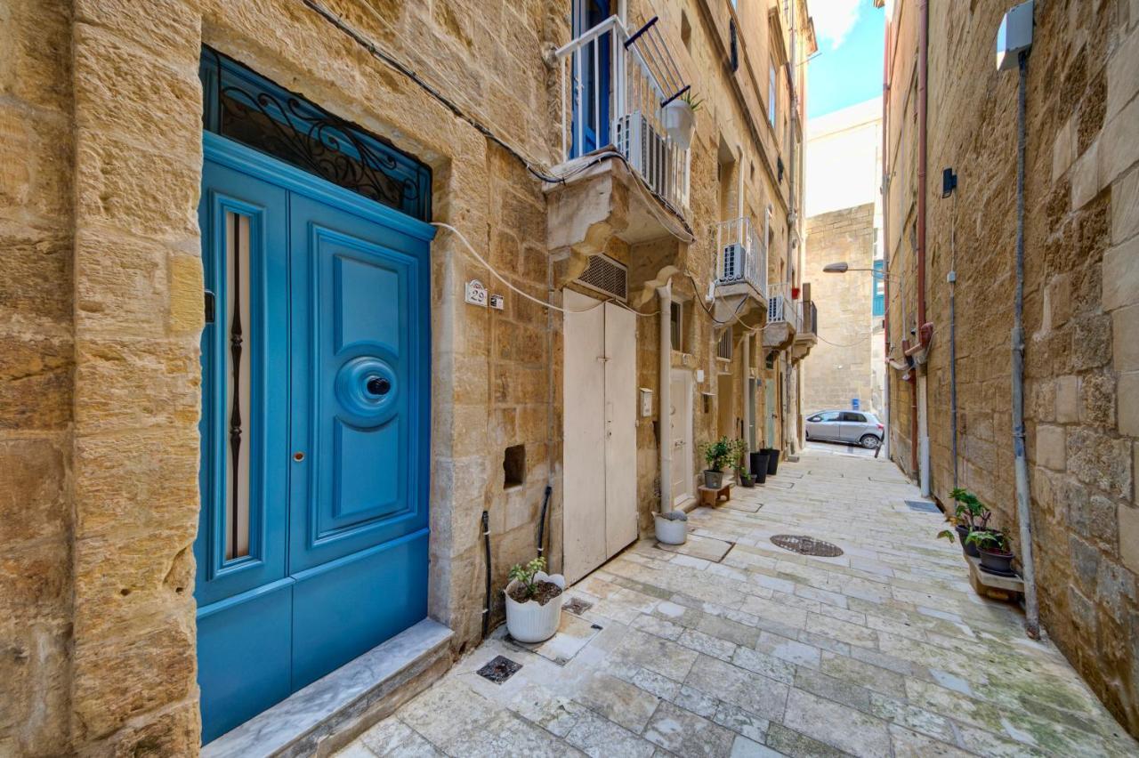 Sally Port 32 فاليتا المظهر الخارجي الصورة