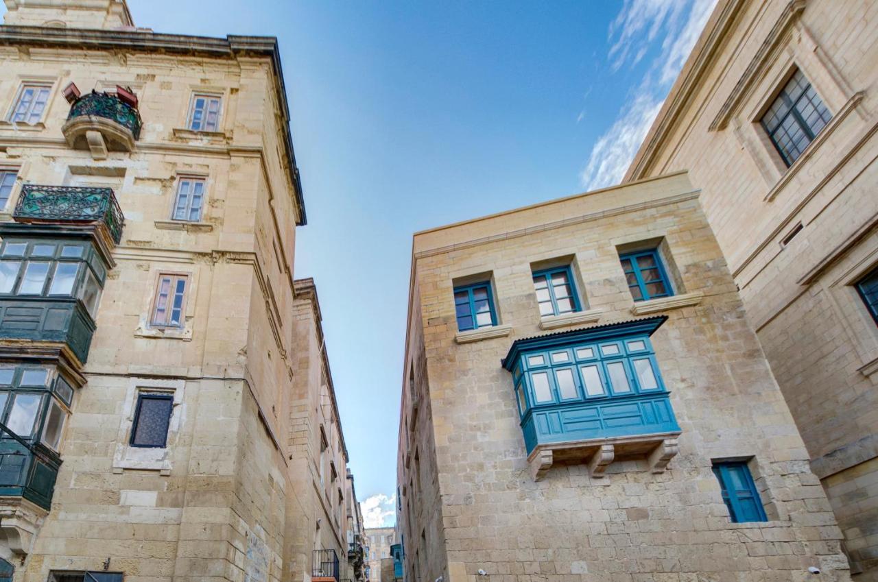 Sally Port 32 فاليتا المظهر الخارجي الصورة