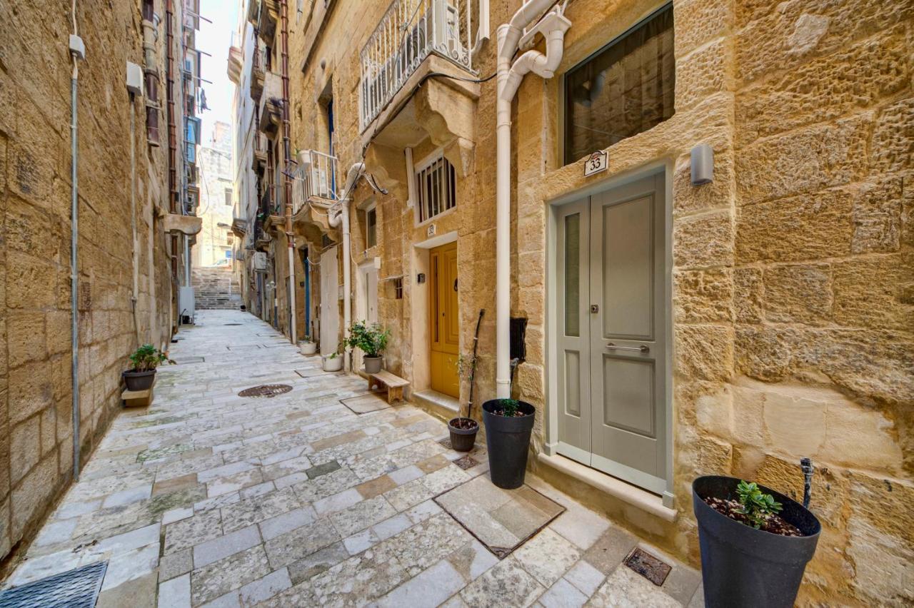 Sally Port 32 فاليتا المظهر الخارجي الصورة